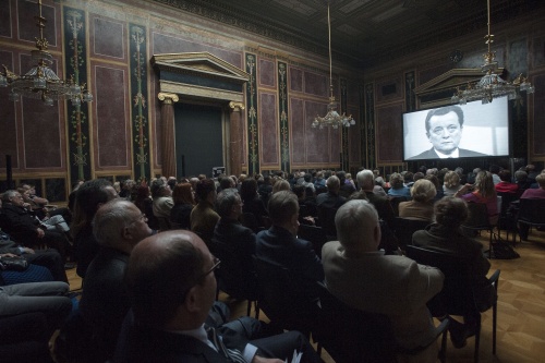 Blick ins Publikum während der Filmvorführung Hans Sima.