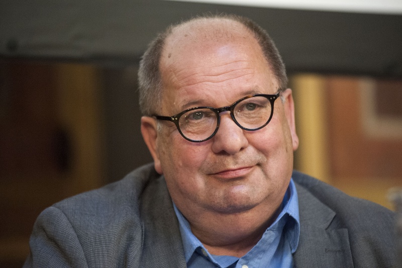 Obmann des Zentralverbandes slowenischer Organisationen in Kärnten Marjan Sturm am Podium.