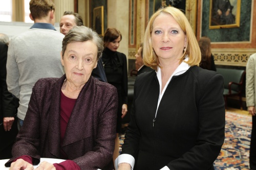 v.li.: Schriftstellerin Christine Nöstlinger und Nationalratspräsidentin Doris Bures