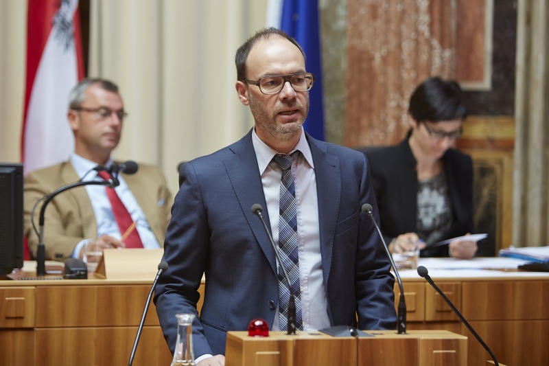 Christoph Bieber Institut Politikwissenschaften Universität Duisburg-Essen am Rednerpult