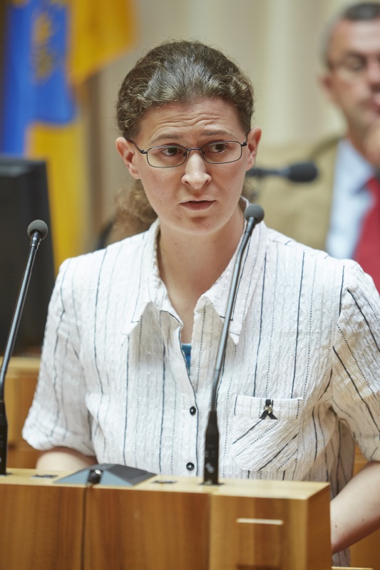 Bürgerin Michelle Missbauer am Rednerpult