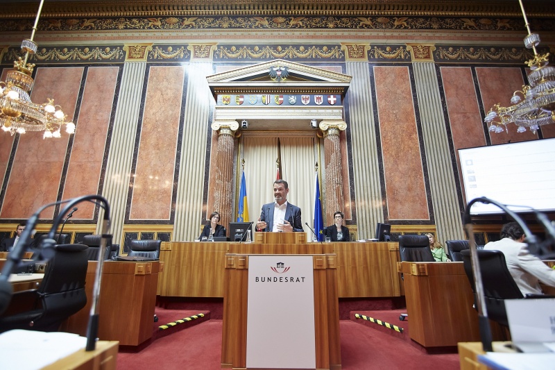 Feri Thierry am Rednerpult