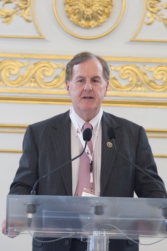Chairman of the Congressional Task Force on Terrorism and Unconventional Warfare Robert Pittenger bei seiner Rede