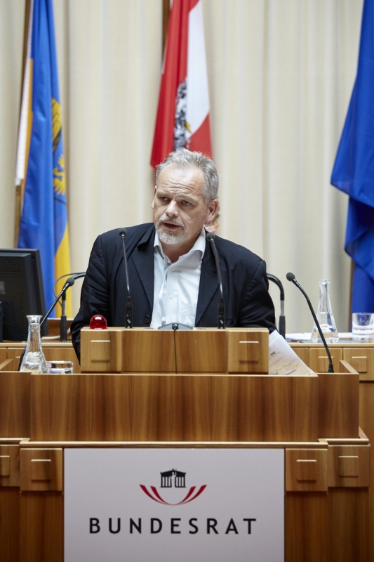 IHS Mario Steiner am Rednerpult