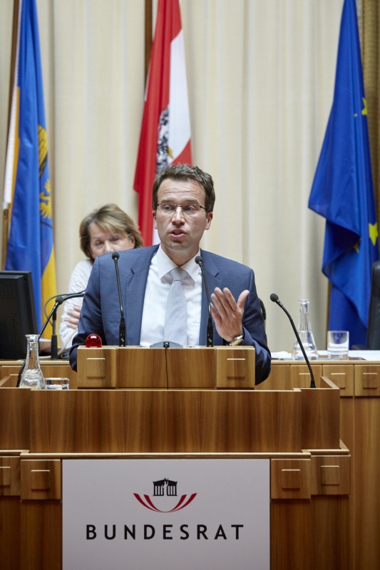 Vertreter des AMS Österreich Johannes Kopf  bei seinen Ausführungen zum Thema Arbeitsmarktpolitische Herausforderungen