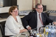 v.li.: Leiterin des EU- und Internationalen Dienstes Brigitte Brenner und der Zweite Nationalratspraesident Karlheinz Kopf (V) während der Aussprache
