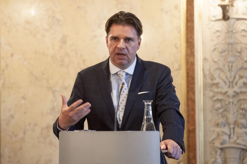 Präsident des Friedrich Funder Institutes Gerald Grünberger bei seiner Rede.