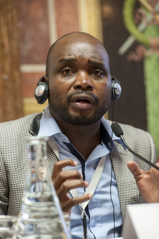 FAMOD Mosambik Rui Maquene am Podium