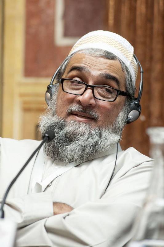 Zweiter stellvertretender Präsident der Assembleia da Republica Mosambik Younousse Amad am Podium