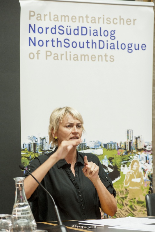 Nationalratsabgeordnete und Behindertensprecherin Helene Jarmer (G) am Abschlusspodium