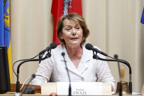 Bundesratspräsidentin Sonja Zwazl (V) bei der Eröffnung der Parlamentarischen Enquete