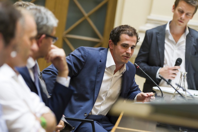 YICPMA (Young International Construction Management Association) Philipp Hain am Wort