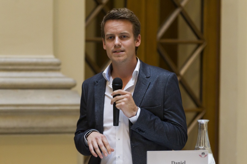 YICPMA (Young International Construction Management Association) Daniel Balla am Wort