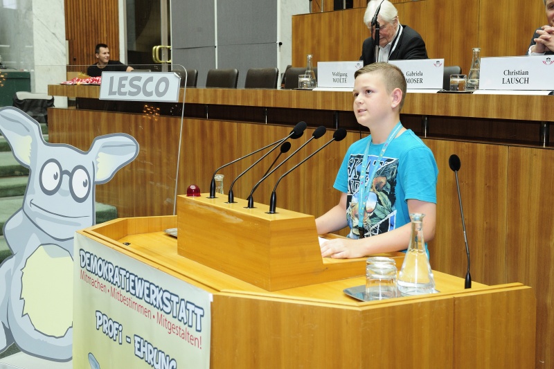 Schüler am Rednerpult