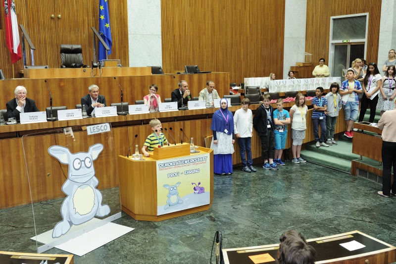 Schüler am Rednerpult