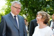 v.re.: Bundesratspräsidentin Sonja Zwazl(V) und der Vizepräsident des tschechischen Senats Ivo Barek im Gespräch