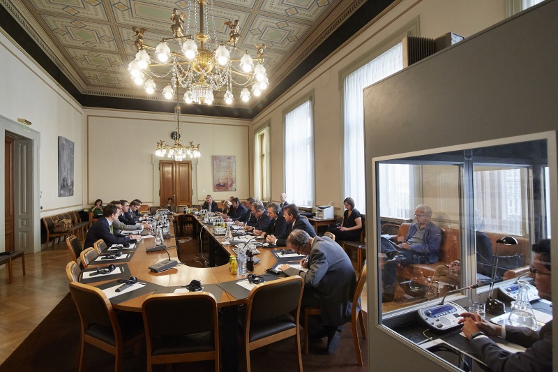 Aussprache. Blick in Richtung VeranstaltungsteilnehmerInnen