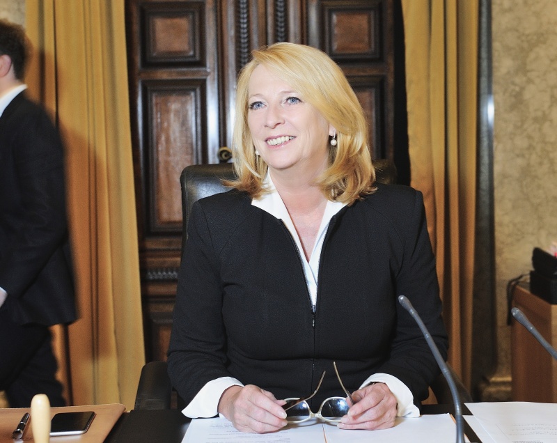 Nationalratspräsidentin Doris Bures (S) am Vorsitz