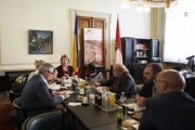 Bundesratspräsidentin Sonja Zwazl (V) im Gespräch mit JournalistInnen über ihre Pläne und erreichten Ziele während ihrer Amtszeit