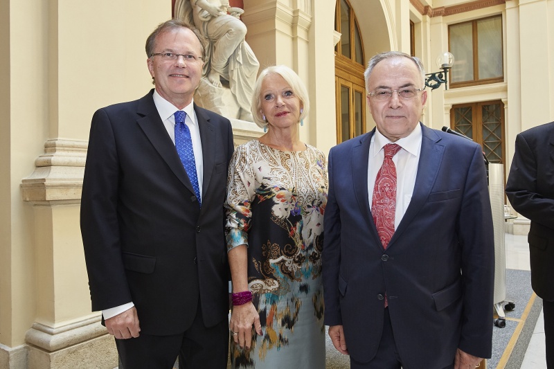 v.li: Volksanwalt Günther Kräuter, Volksanwältin Gertrude Brinek und Volksanwalt Peter Fichtenbauer