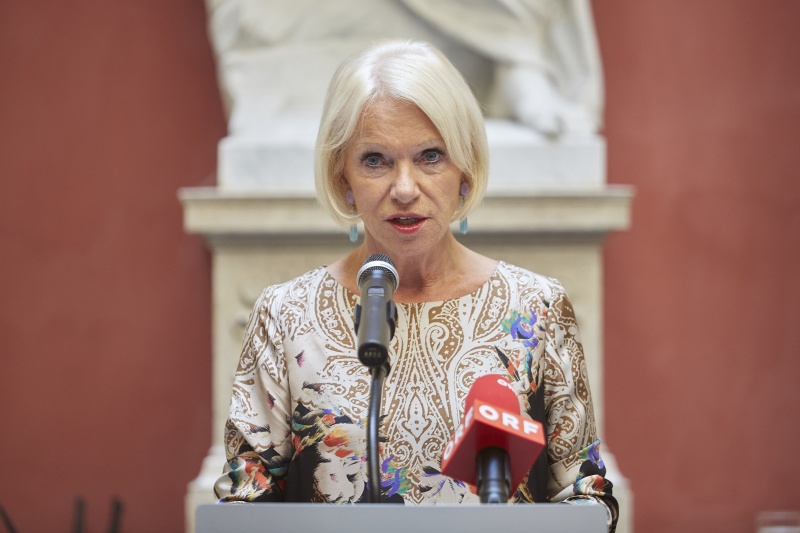 Volksanwältin Gertrude Brinek am Rednerpult