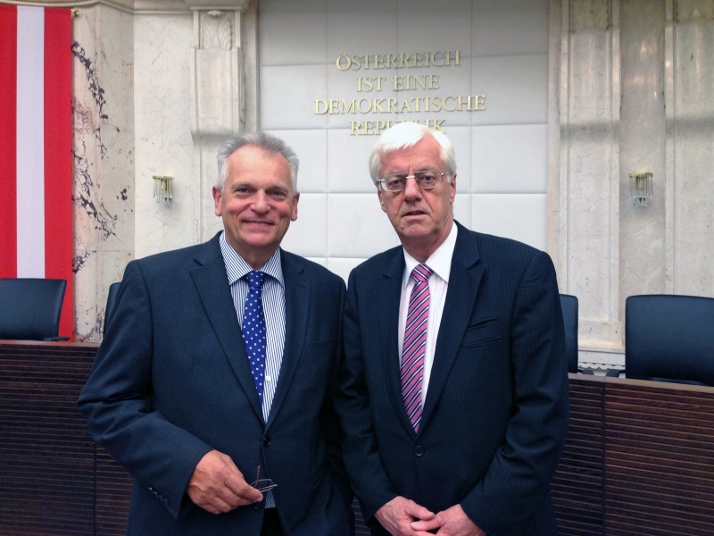 v.li.: Bundesratspräsident Gottfried Kneifel und Verfassungsgerichtshofpräsident Gerhart Holzinger