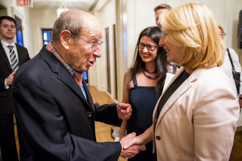Nationalratspräsidentin Doris Bures (S) im Gespräch mit Senator Franz Leichter