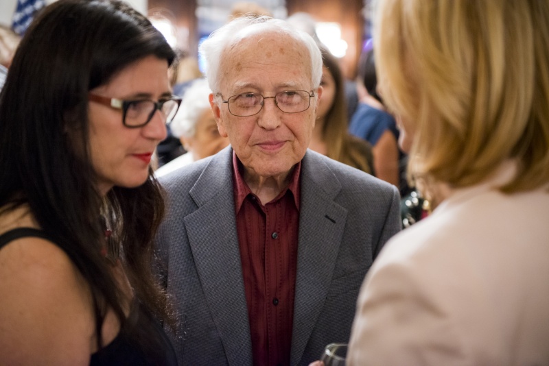 Nationalratspräsidentin Doris Bures im Gespräch mit Holocaust-Überlebenden