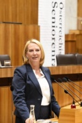 Nationalratspräsidentin Doris Bures (S) am Rednerpult