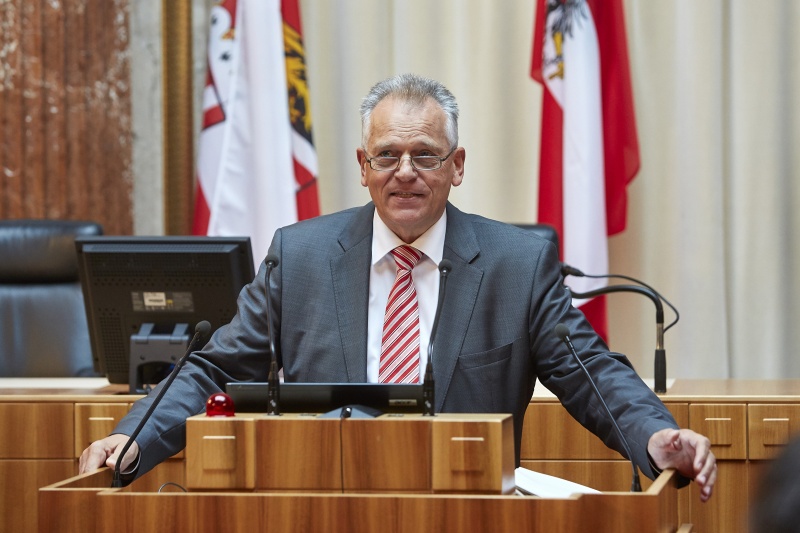 Bundesratspräsident Gottfried Kneifel (V) begrüßt die VeranstaltungsteilnehmerInnen