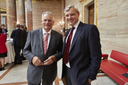 v.li.: Bundesratspräsident Gottfried Kneifel (V) und Moderator Andreas Kovar