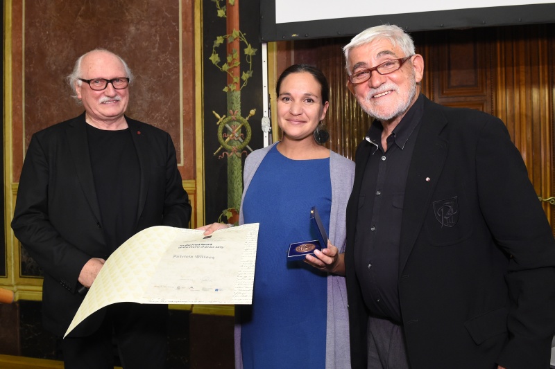 v.li.: Fotograf Lois Lammerhuber, Preisträgerin Patricia Willocq und Werner Solbotka (PHG)