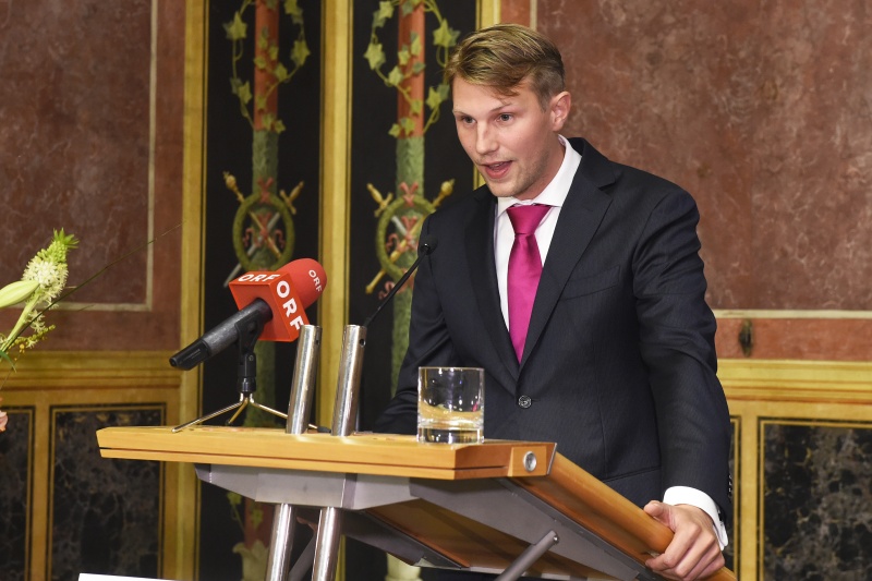 Preisträger Arthur van Beveren am Rednerpult