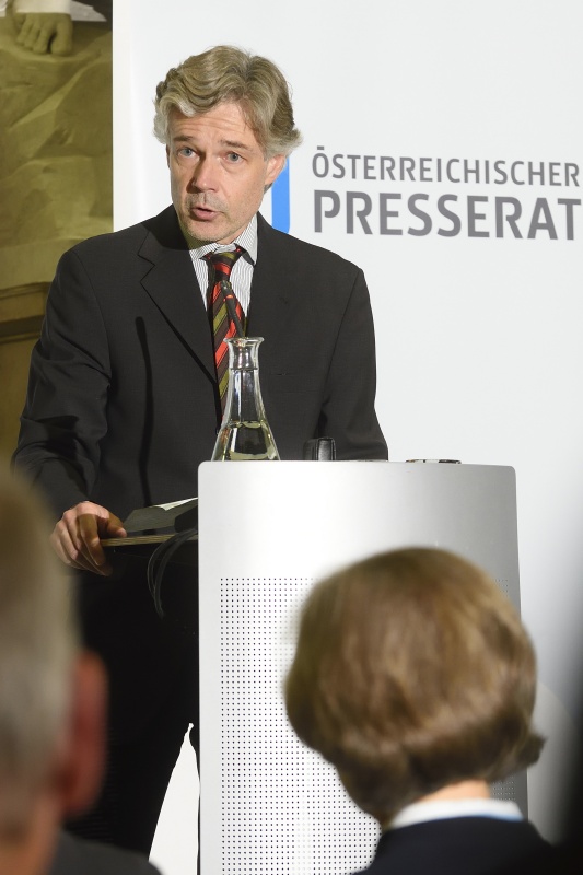 Parlamentsdirektor Harald Dossi am Wort