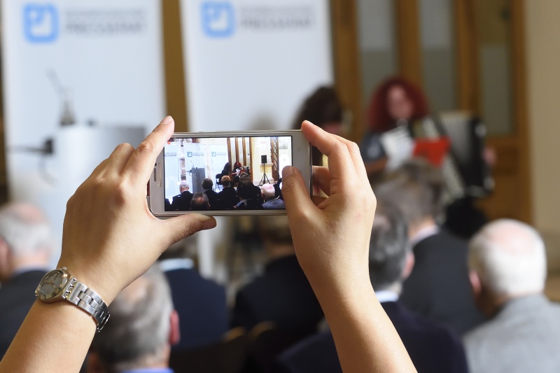 Musikalische Begleitung durch xxxx