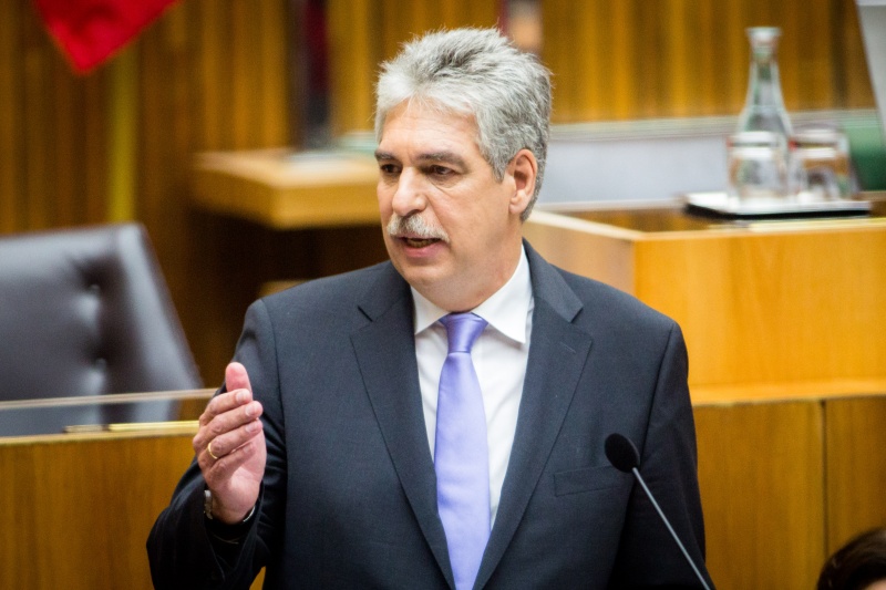 Finanzminister Hans Jörg Schelling (V) bei seiner Budgetrede