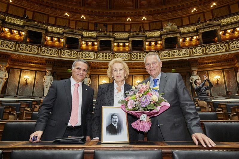 v.li: Italienischer Botschafter in Wien Giorgio Marradodi, Maria Romana De Gasperi und Bundesratspräsident Gottfried Kneifel (V) im Historischen Sitzungssaal