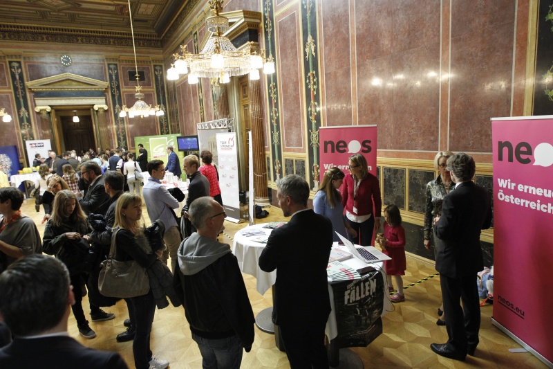 Nationalratsabgeordnete aller Parlamentsparteien geben Auskunft