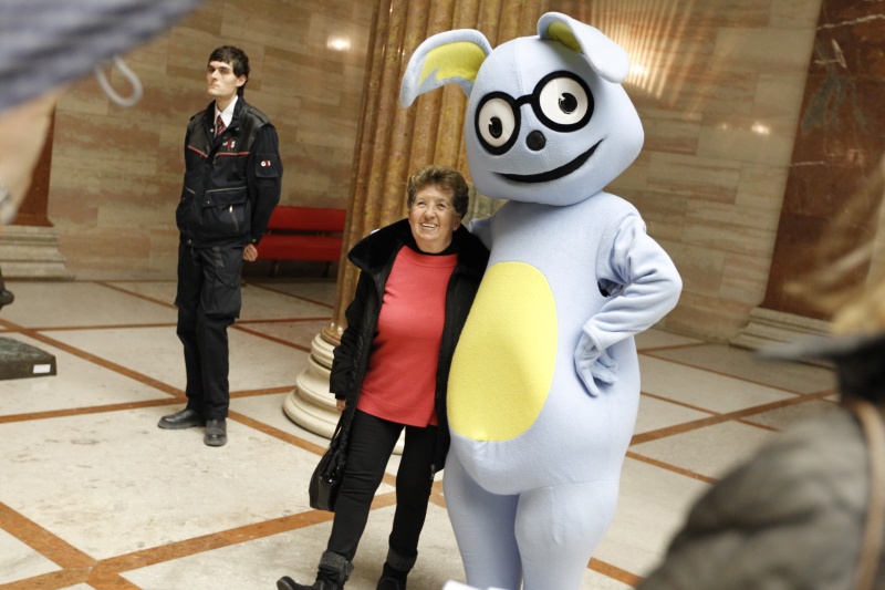 BesucherInnen besichtigen das Parlamentsgebäude