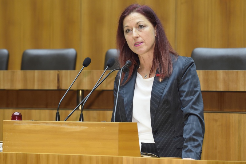 Generalsekretärin des Nationalfonds der Republik Österreich Hannah Lessing am Wort