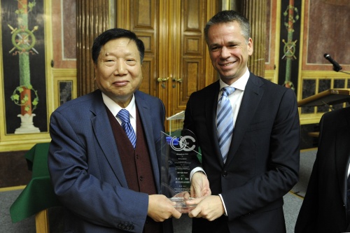 v.re.: Bundesratsvizepräsident Harald Himmer und Prof. Lu Jiaxian