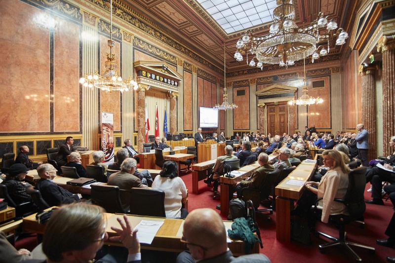Bundesratspräsident Gottfried Kneifel (V) begrüßt die VeranstaltungsteilnehmerInnen