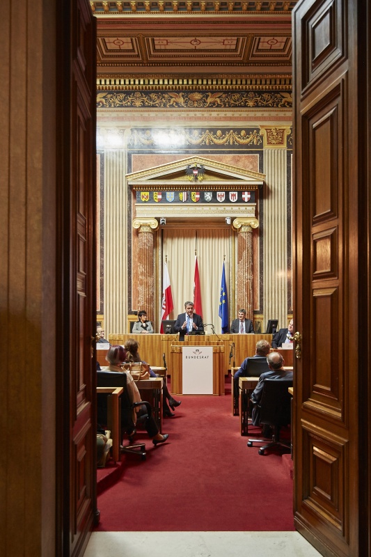 Reinhold Sahl am Rednerpult