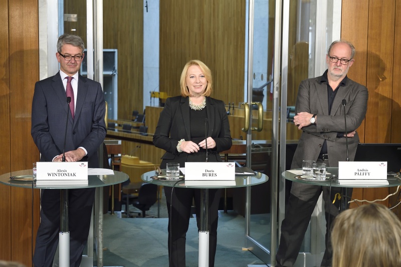 v.re.: Architekt Andras Palffy, Nationalratspräsidentin Doris Bures (S) und Geschäftsführer der Projektgesellschaft Parlamentsvizedirektor Alexis Wintoniak