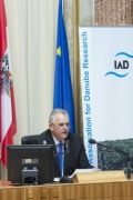 Bundesratspräsident Gottfried Kneifel (V) bei der Begrüßung " Wir sind Donau " am Präsidium