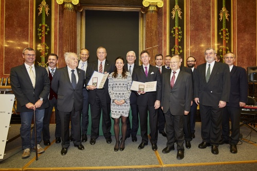 Gruppe mit dem 3. Nationalratspräsidenten Norbert Hofer (F), allen Preisträgern, Laudatoren und Freunden