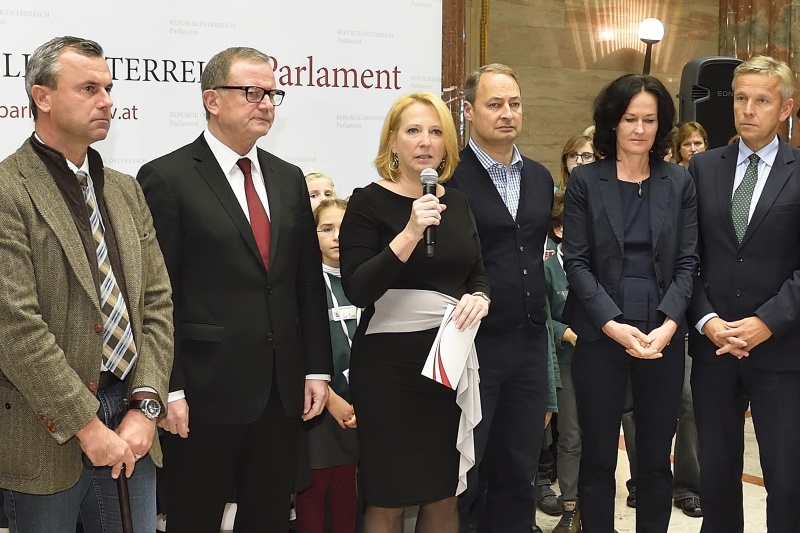 v.li.:  Dritte Nationalratspräsident Norbert Hofer (F), Zweite Nationalratspräsident Karlheinz Kopf (V), Nationalratspräsidentin Doris Bures (S), SPÖ-Klubobmann Andreas Schieder, Klubobfrau der Grünen Eva Glawischnig-Piesczek und ÖVP-Klubobmann Reinhold Lopatka