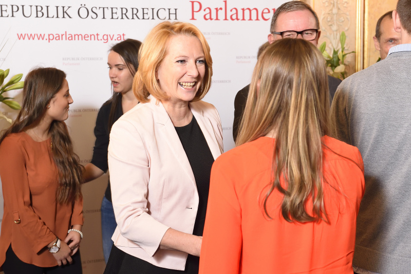 Nationalratspräsidentin Doris Bures (S) bei der Begrüßung
