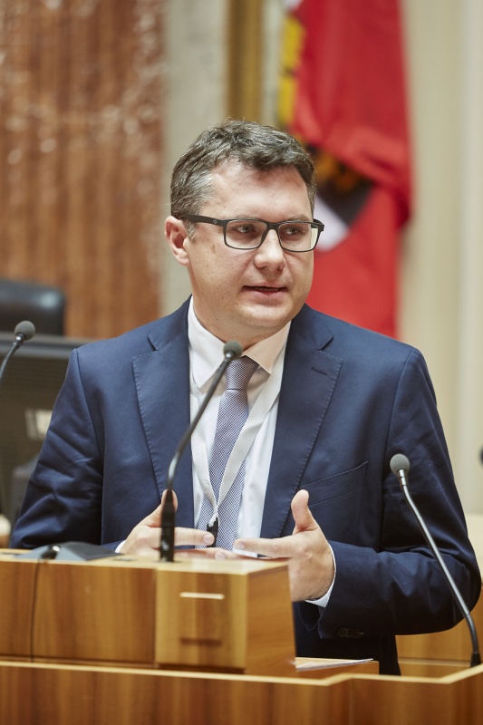 Österreichische Hoteliervereinigung Markus Gratzer am Rednerpult