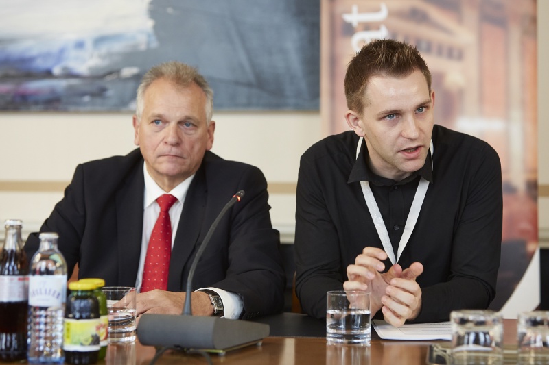 v.links: Bundesratspräsident Gottfried Kneifel, Maximilian Schrems